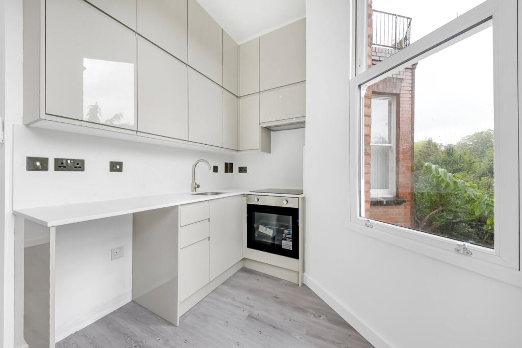 Apartment in London - View 3