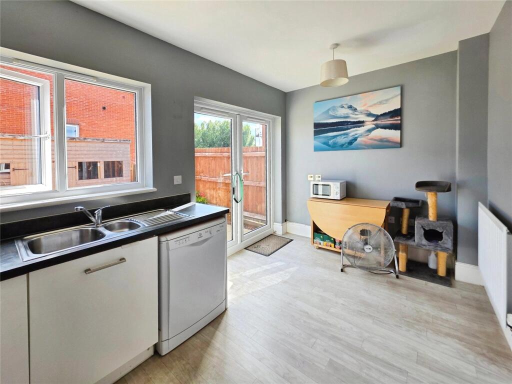 House in Teignbridge, Dawlish - More