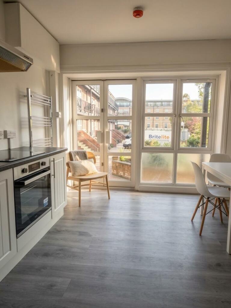 Apartment in London, Bromley-by-Bow, Poplar - View 3
