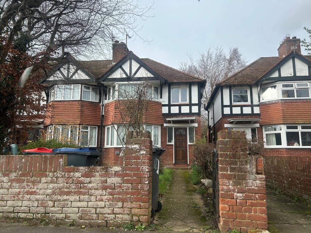 Main image of property: Clifton gardens, Canterbury