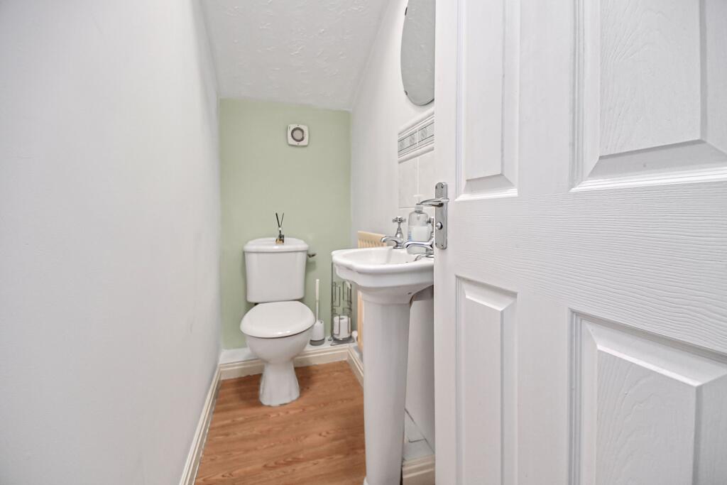 House in Bolton, Westhoughton - View 4