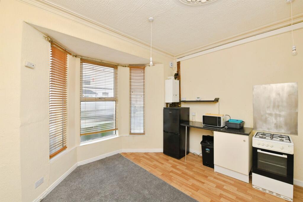 Apartment in Plymouth, Pennycomequick - View 2