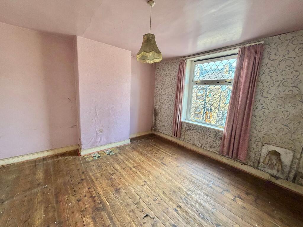 House in Bradford, Stockbridge, Keighley - View 5