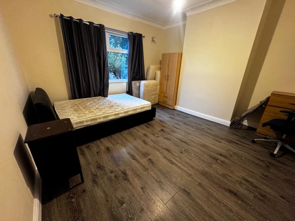 7 bedroom semi-detached house for rent