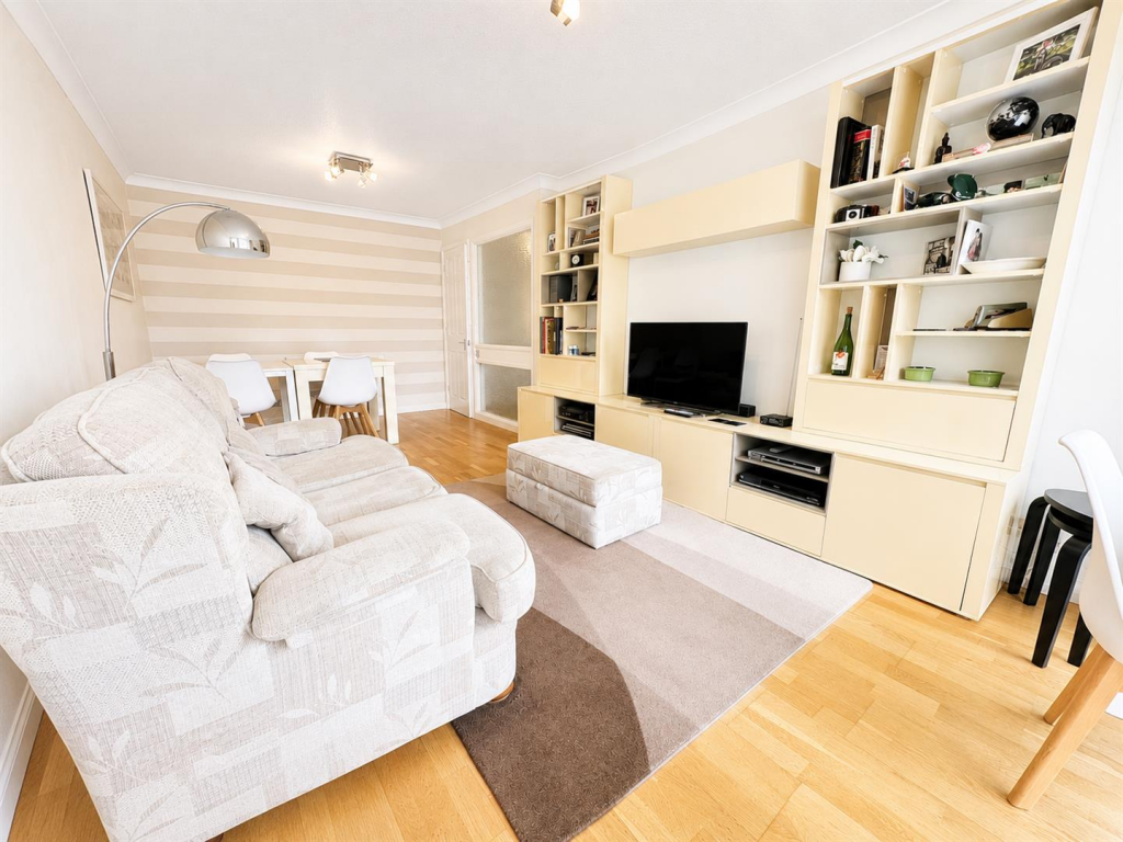 House in Gosport, Lee-on-the-Solent - View 2