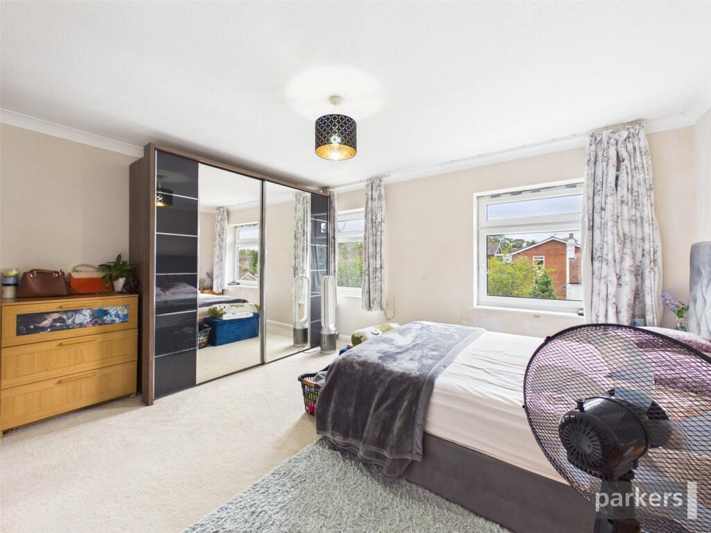 Apartment in Reading - View 4
