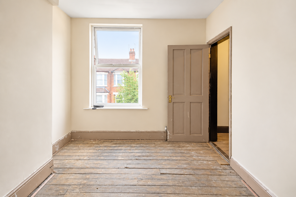 Derby Grove property thumbnail 9