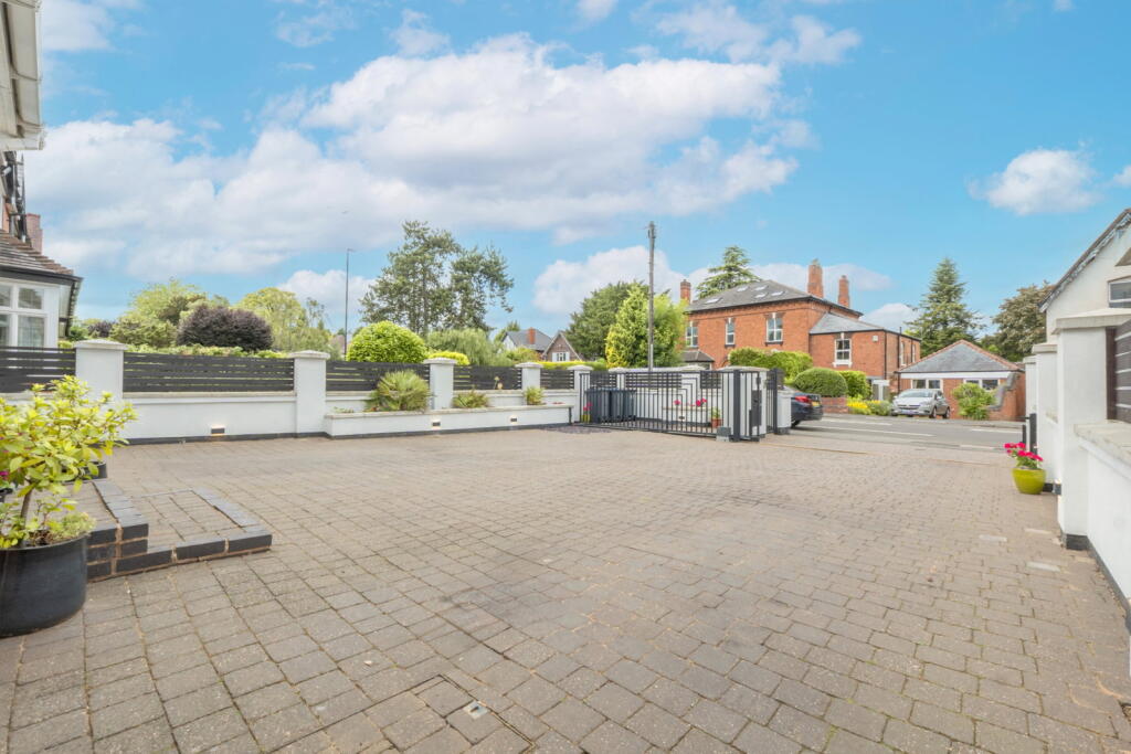 House in Sutton Coldfield, Wylde Green - View 3
