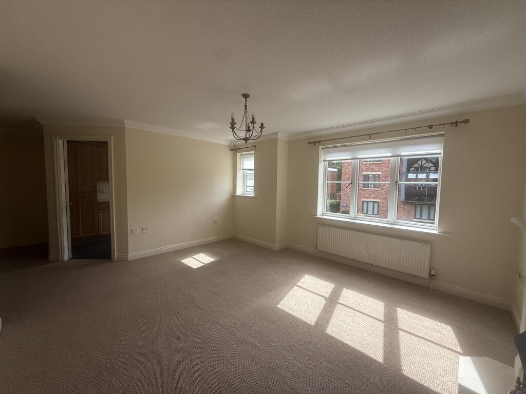 Apartment in Stockport - View 4