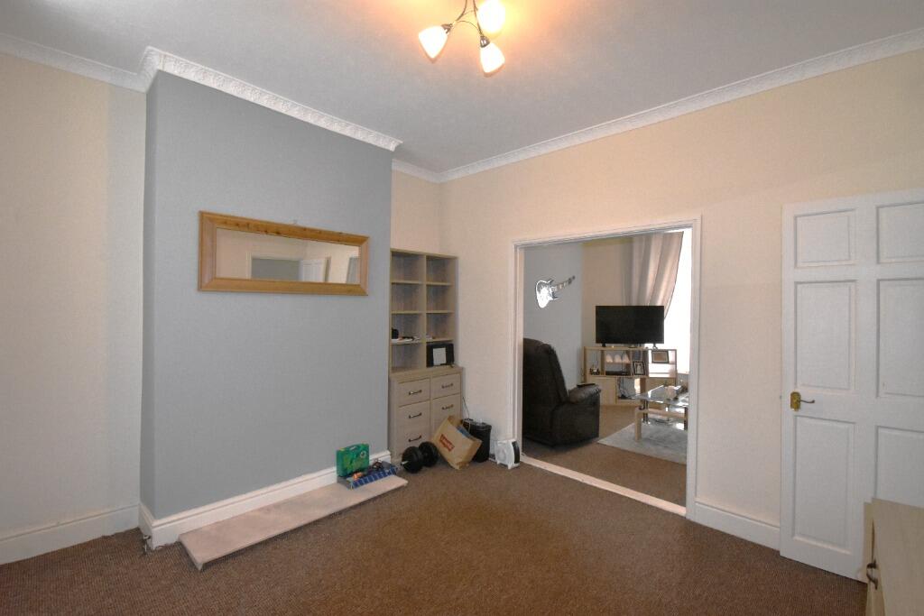 House in Hull - View 4