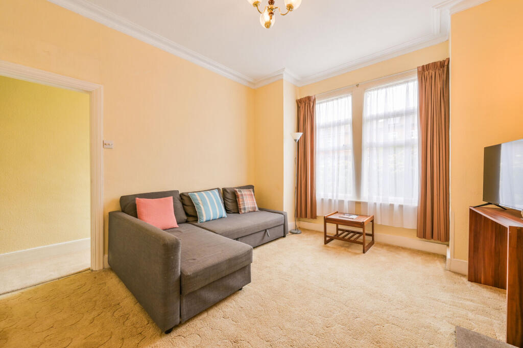 Apartment in London, Hanwell - View 5