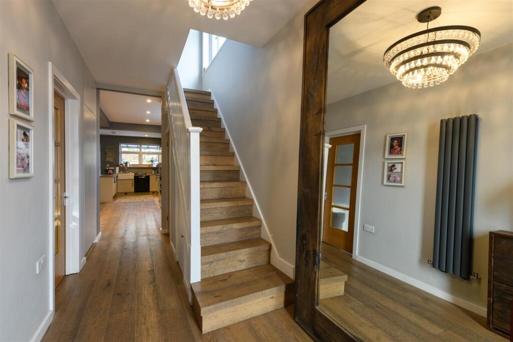 House in London, Bowes Park, New Southgate - More