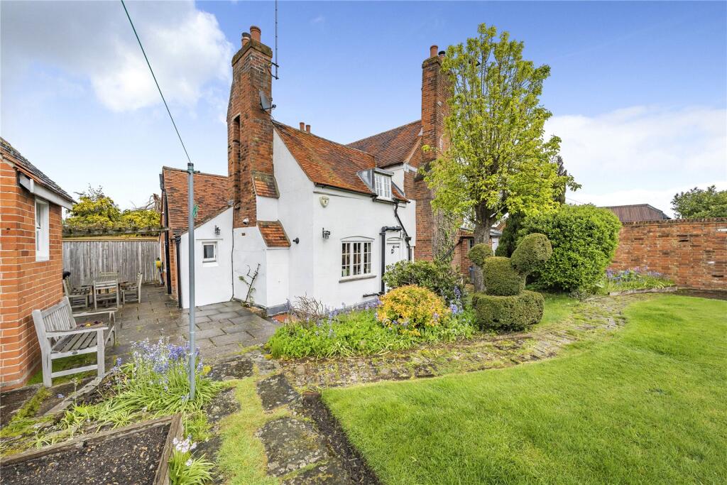 Main image of property: Basingstoke Road, Three Mile Cross, Reading, Berkshire, RG7