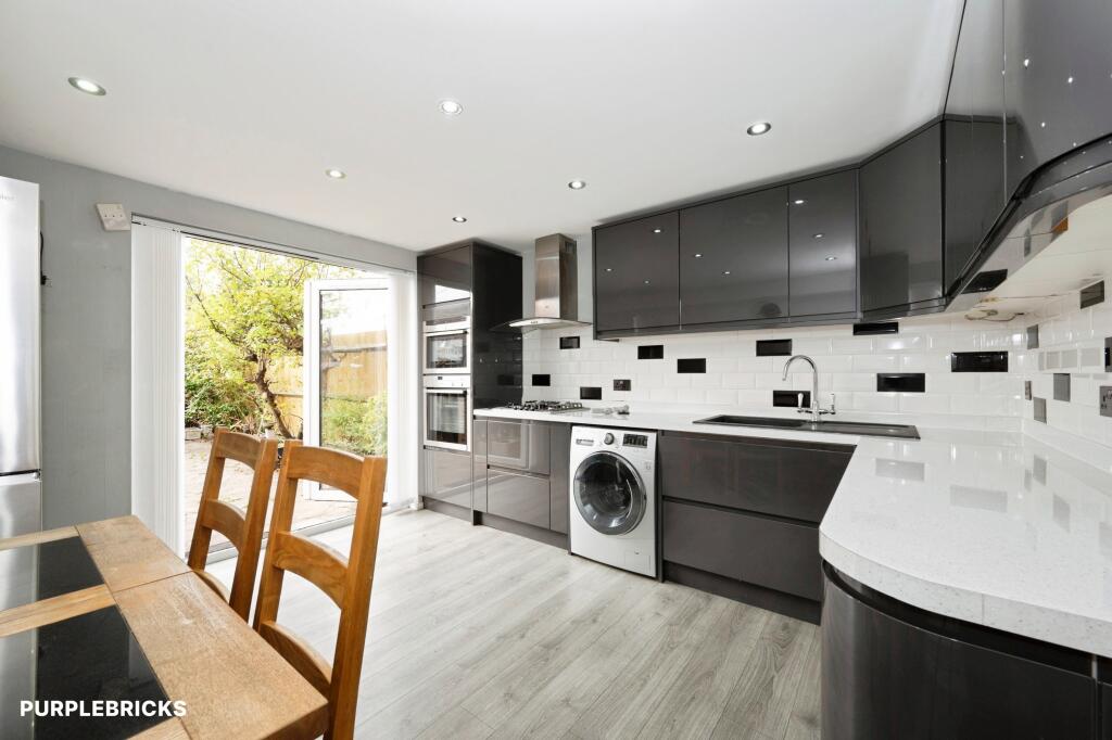 House in London - View 3