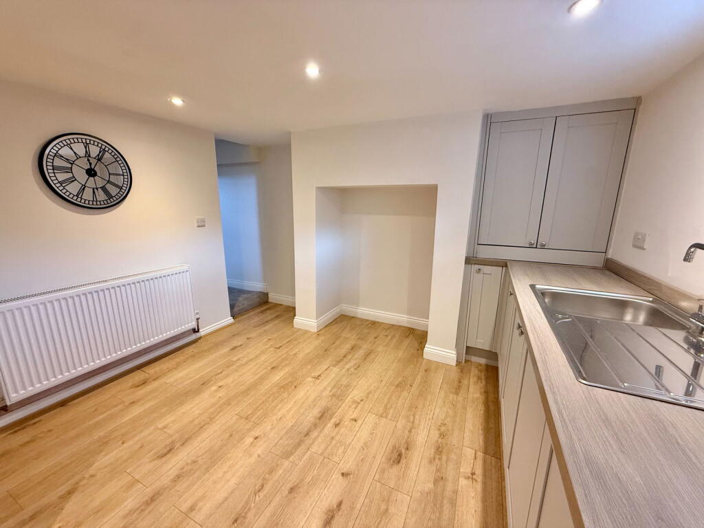 Wells Terrace, Guiseley, Leeds, LS20 9AJ photo 4