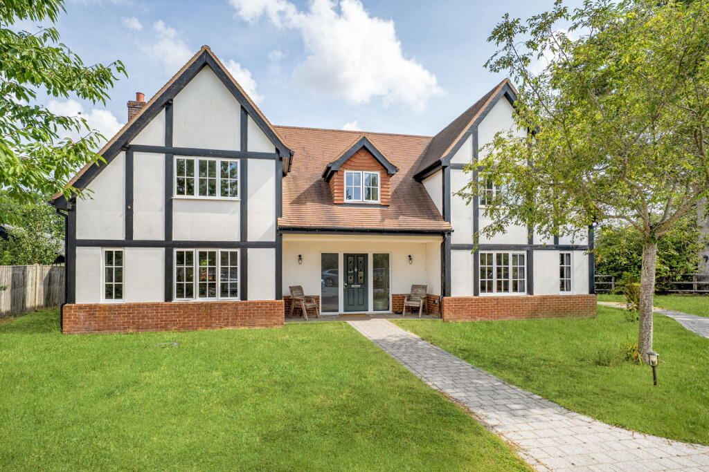 6-bed detached on Bramley Road, Little London RG26 5EY, £1,500,000