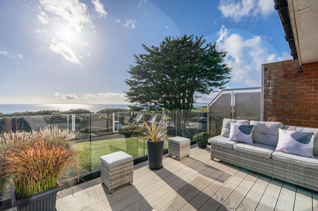 House in Christchurch, Pokesdown, Bournemouth - View 3