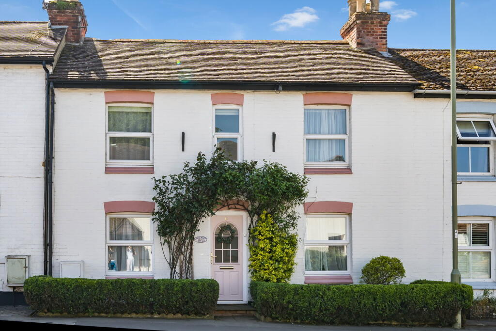 Main image of property: Rosemary Cottage, London Road, Overton, RG25 3NP