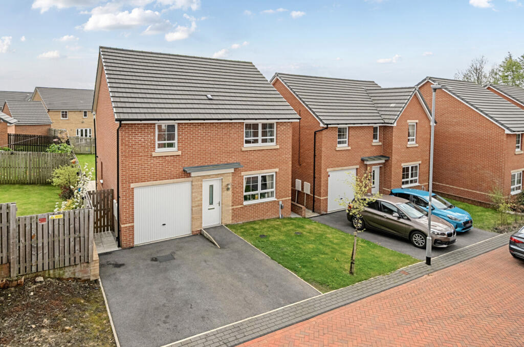 Main image of property: Bradfield Avenue, Morley, Leeds, West Yorkshire, LS27