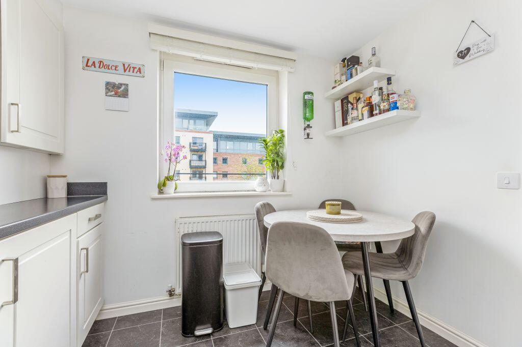 Apartment in Edinburgh, Moat, Hutchison/Chesser - View 5