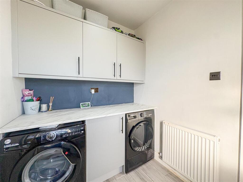 Highmoor Crescent, Brighouse photo 4