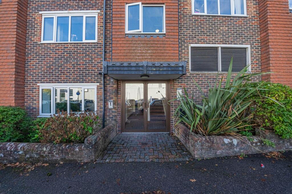 Harlands Road, Radnor House Harlands Road, RH16 photo 2