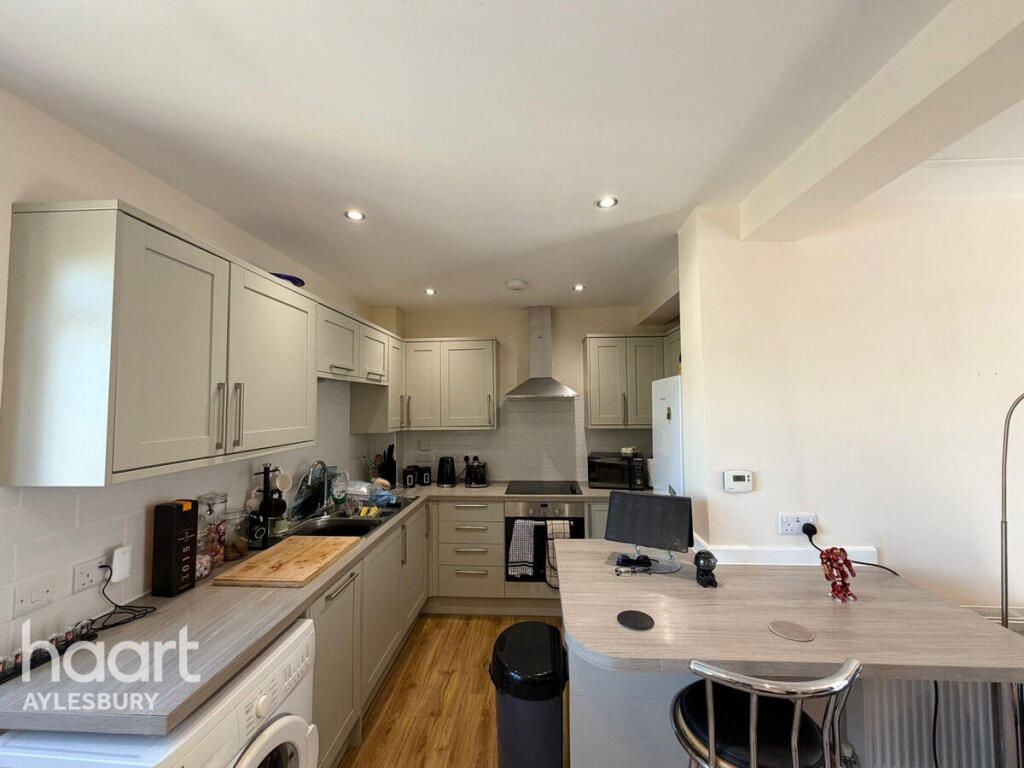 Main image of property: High Street, AYLESBURY