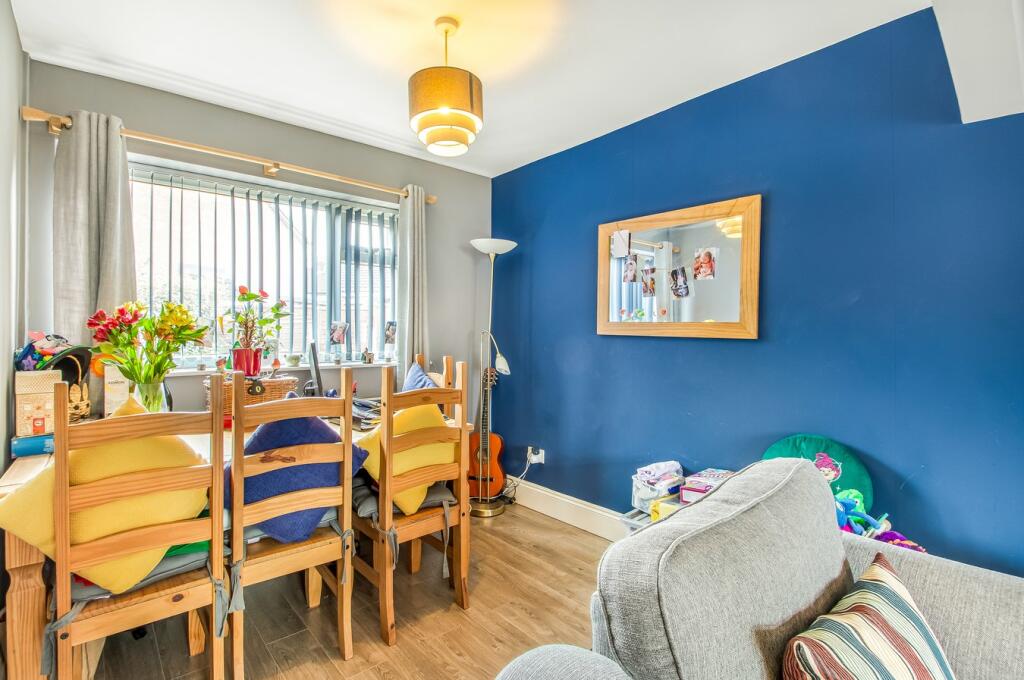Sevenoaks Avenue, Davyhulme, Manchester, M41 photo 4