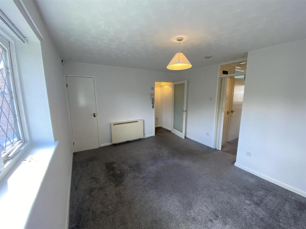 Main image of property: Stamford Court, Ashton-Under-Lyne