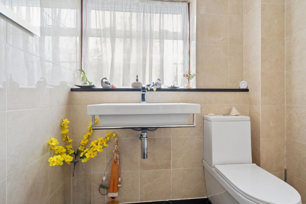 House in Three Rivers, Carpenders Park, Watford Rural - More
