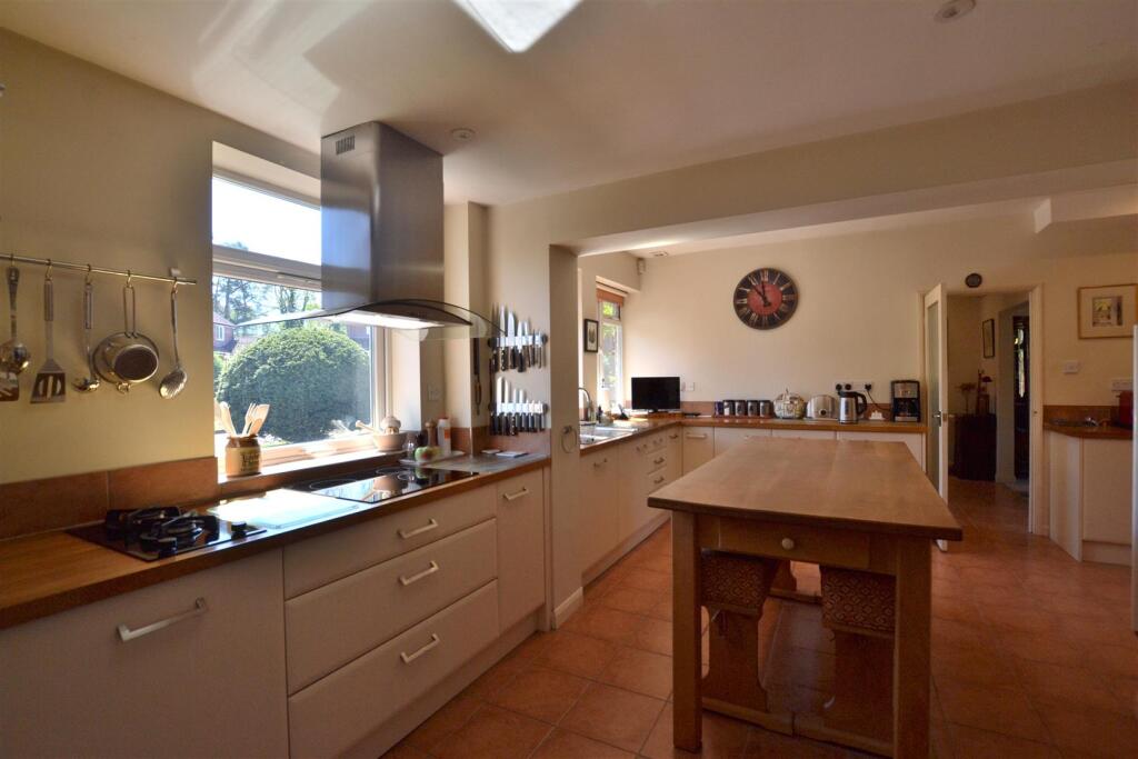 House in Fleet, Ancells Farm - View 4