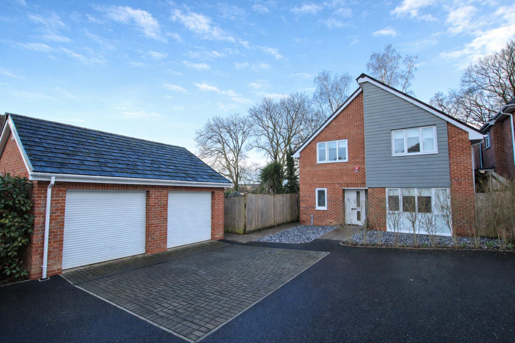 Main image of property: Treetops, Eastleigh