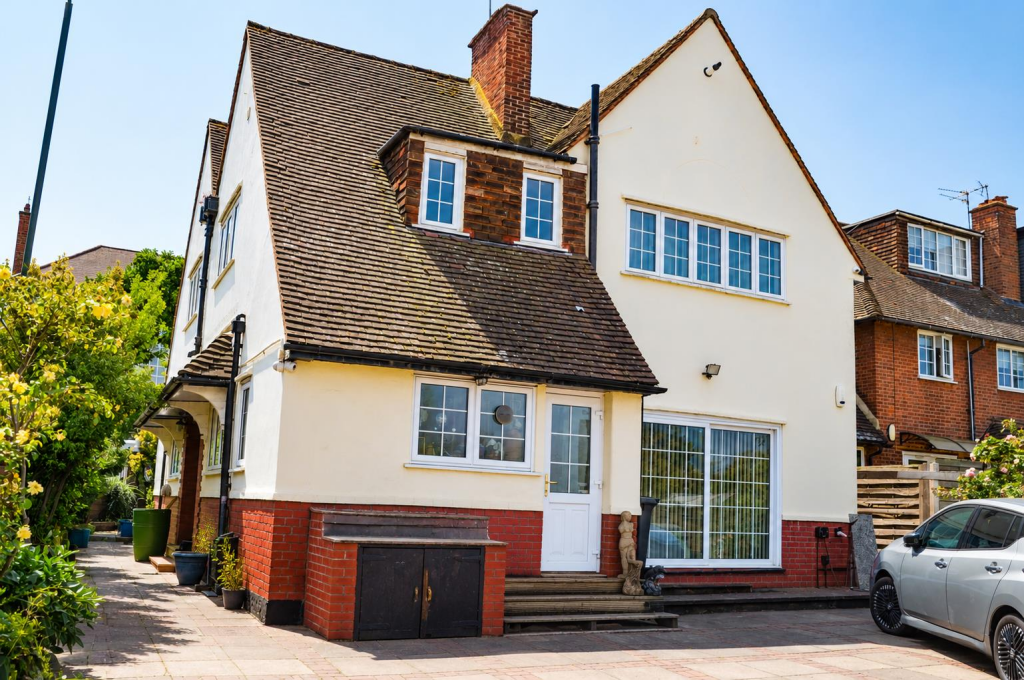 Main image of property: Upper Richmond Road West, Richmond, TW10