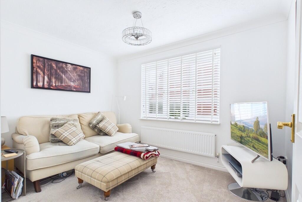 House in Warwick - View 5