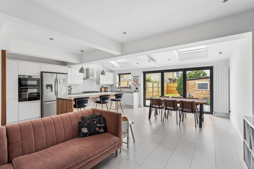 House in Watford, Hertfordshire - View 2