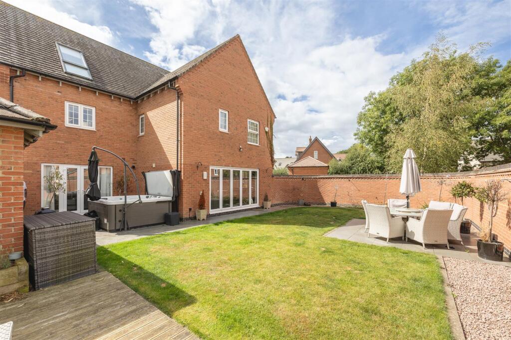 Frances Way, Ibstock, LE67 photo 2
