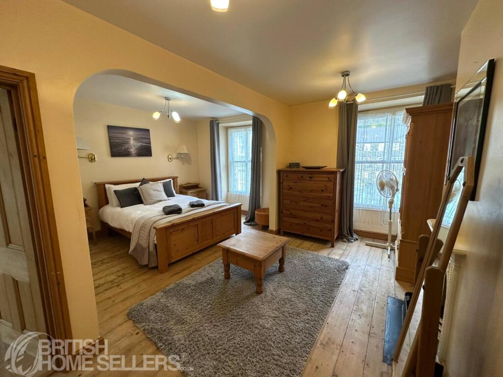 Beach Road, Barmouth, Gwynedd, LL42 photo 3