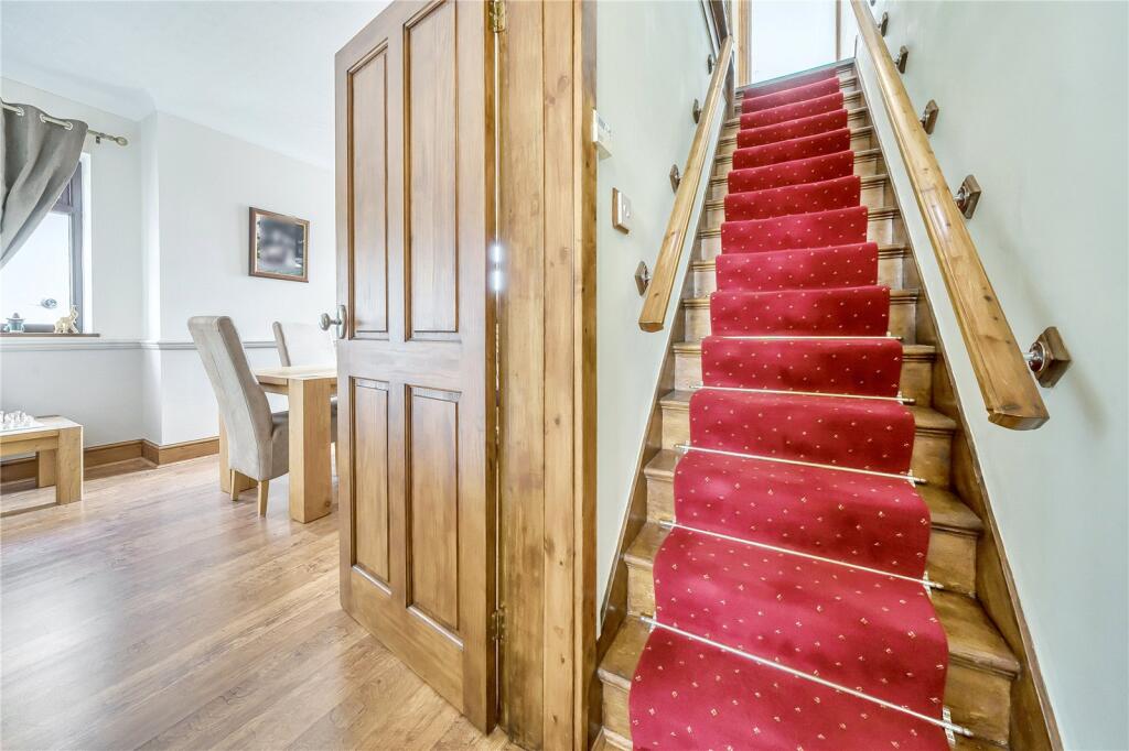House in Leeds, Newlay, Horsforth - View 2