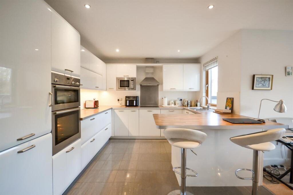 Apartment in Rushcliffe, Radcliffe-on-Trent - View 2