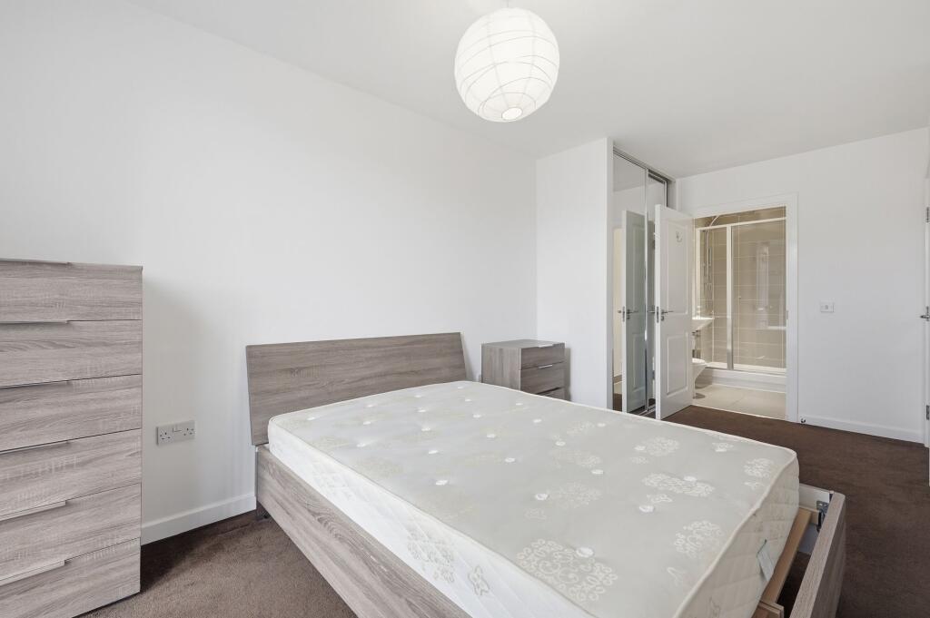Apartment in London, Ratcliffe, Mile End - More