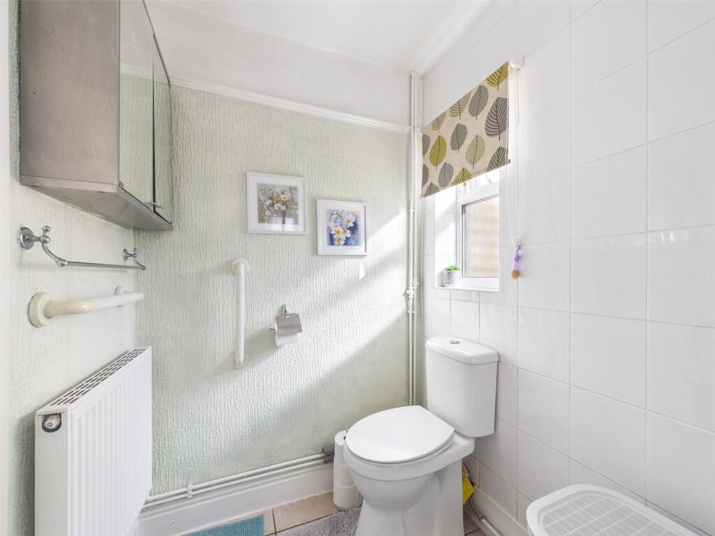 House in Gloucester, Gloucestershire - More