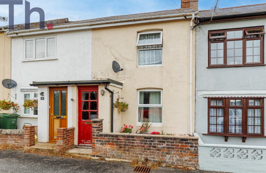 2-bed terraced on Newport, Isle of Wight, £159,950