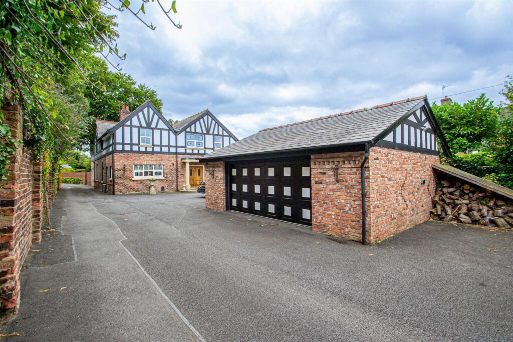 Main image of property: Cuerdon Manor House, Thelwall, Warrington, WA4