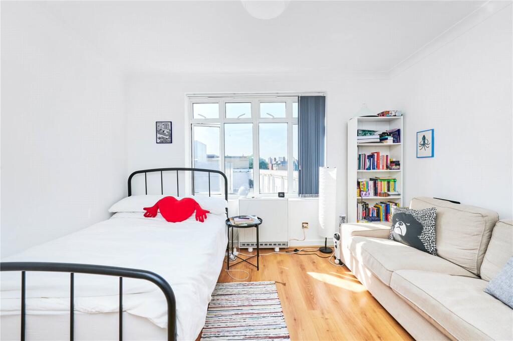 Apartment in London - View 5