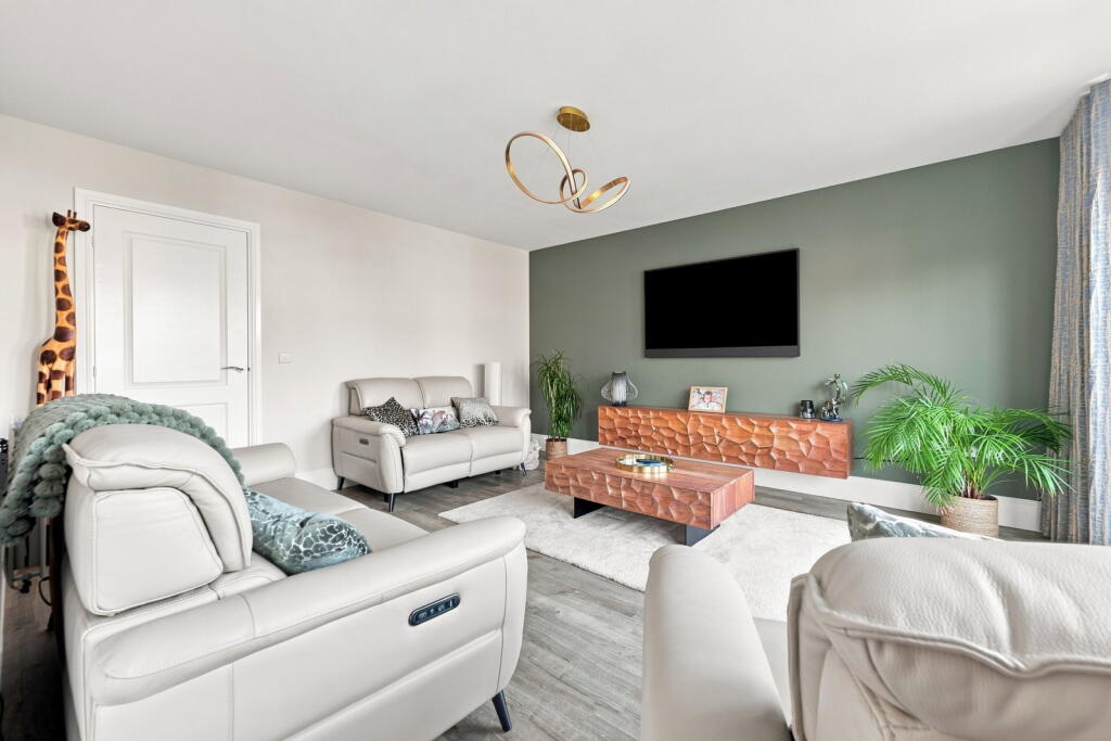 House in Rushcliffe, Newton - More