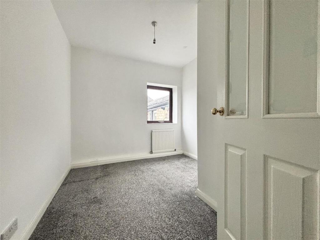 Additional image 12 of Breaks Fold, Wyke, Bradford