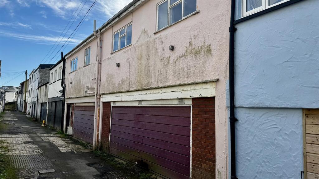 Main image of property: Ilfracombe