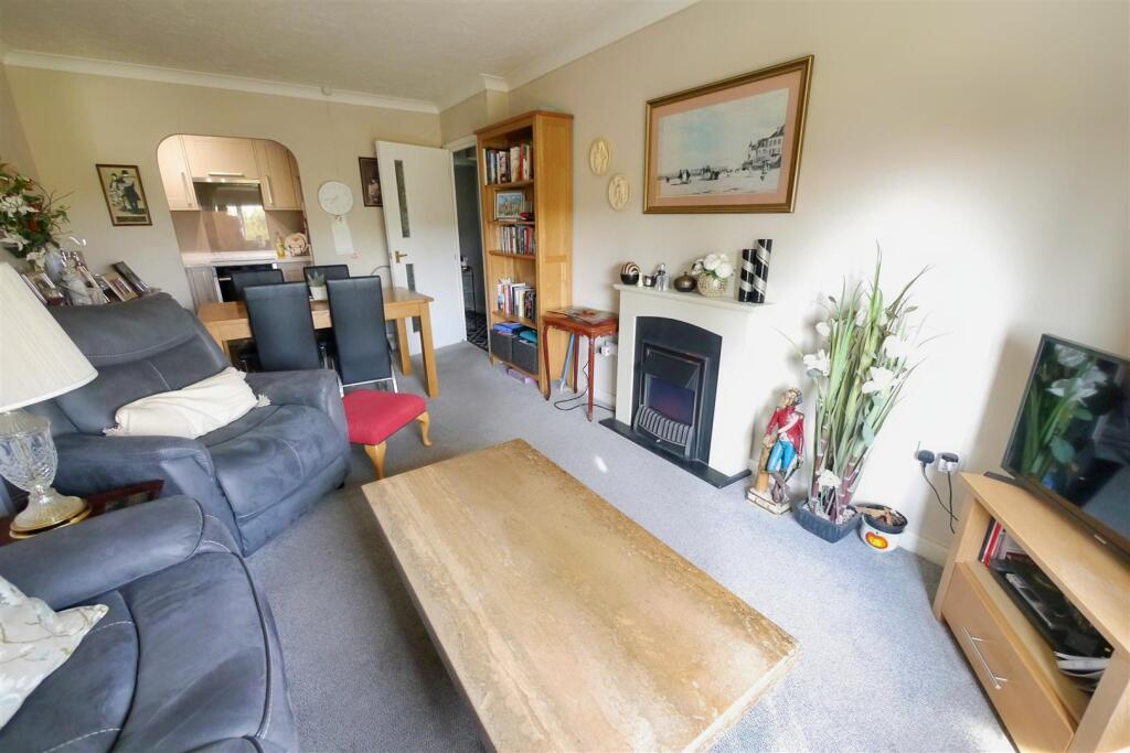 Gratwicke Road, Worthing - View 2