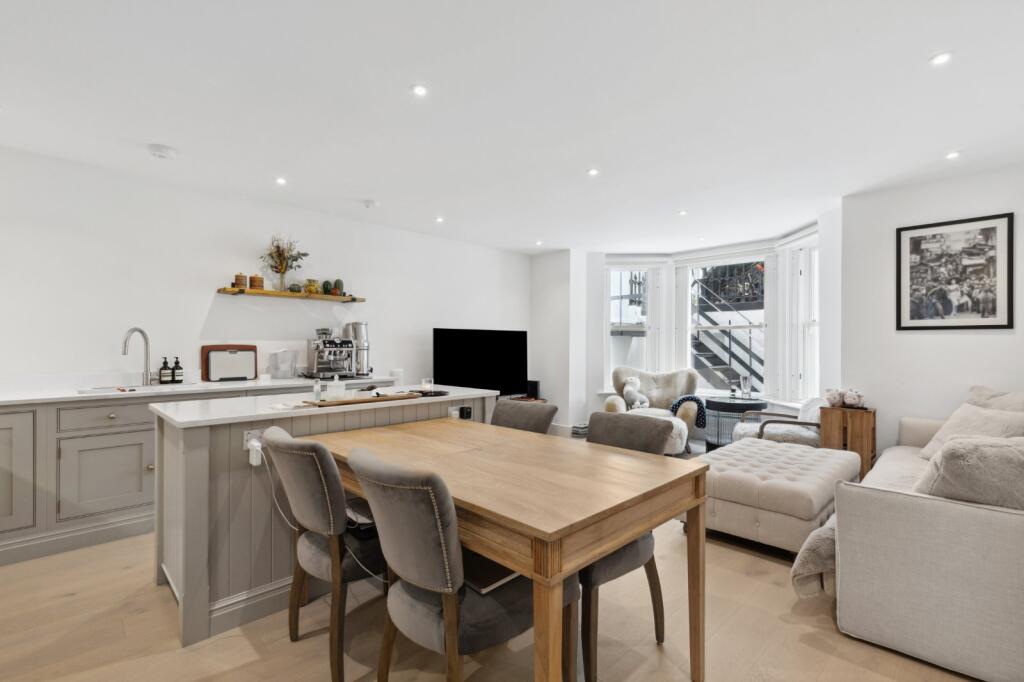 Apartment in London - View 5