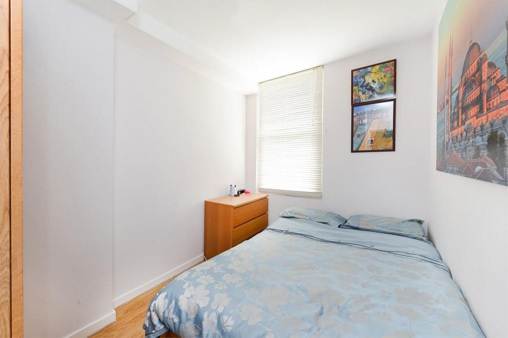 Apartment in London - More
